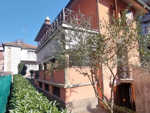 casa indipendente in vendita a Bergamo in zona Longuelo
