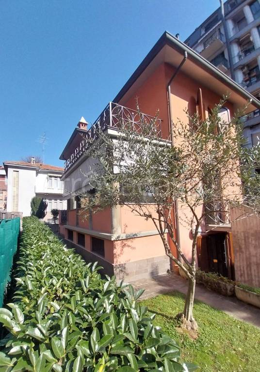 casa indipendente in vendita a Bergamo