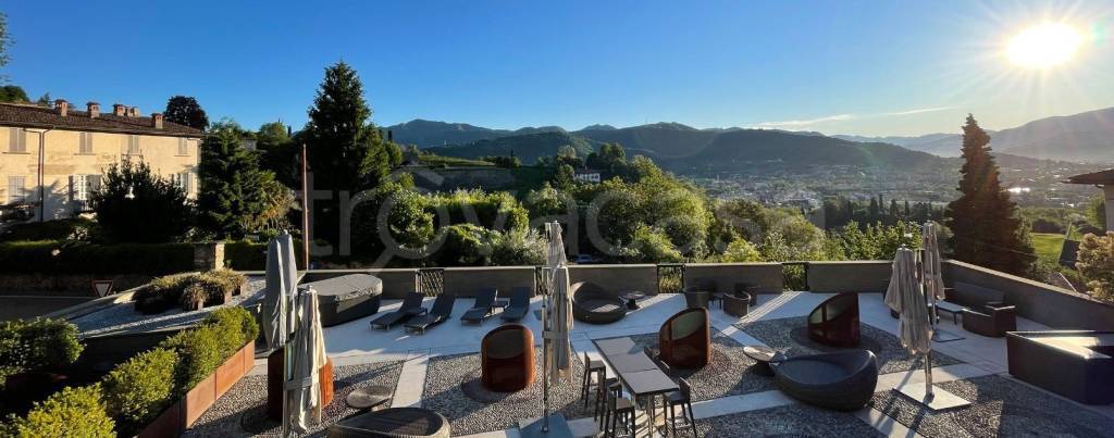 appartamento in vendita a Bergamo in zona Città Alta