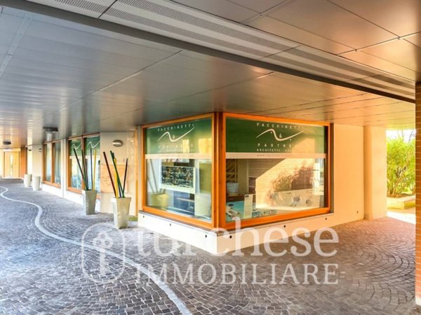 negozio in vendita a Bergamo in zona Celadina