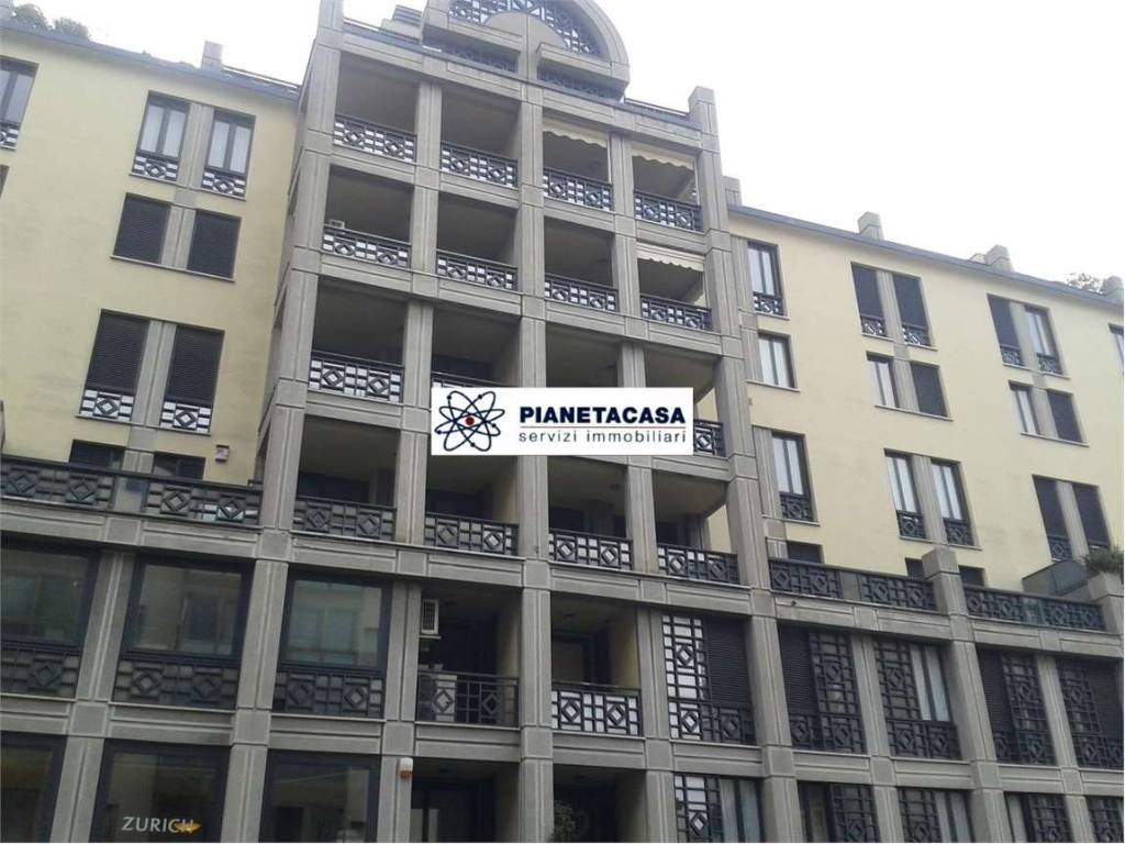 negozio in vendita a Bergamo in zona Borgo Palazzo