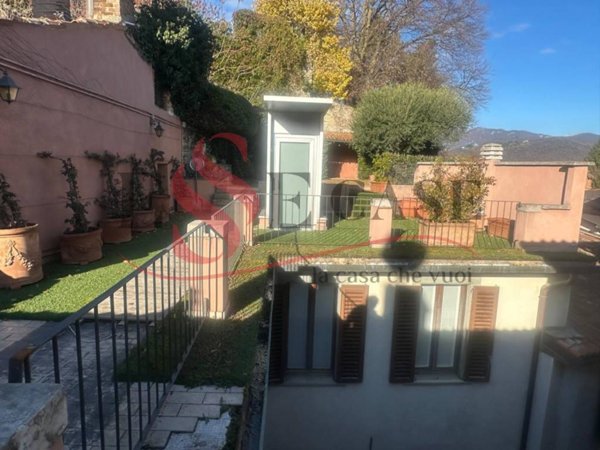 casa indipendente in vendita a Bergamo in zona Città Alta