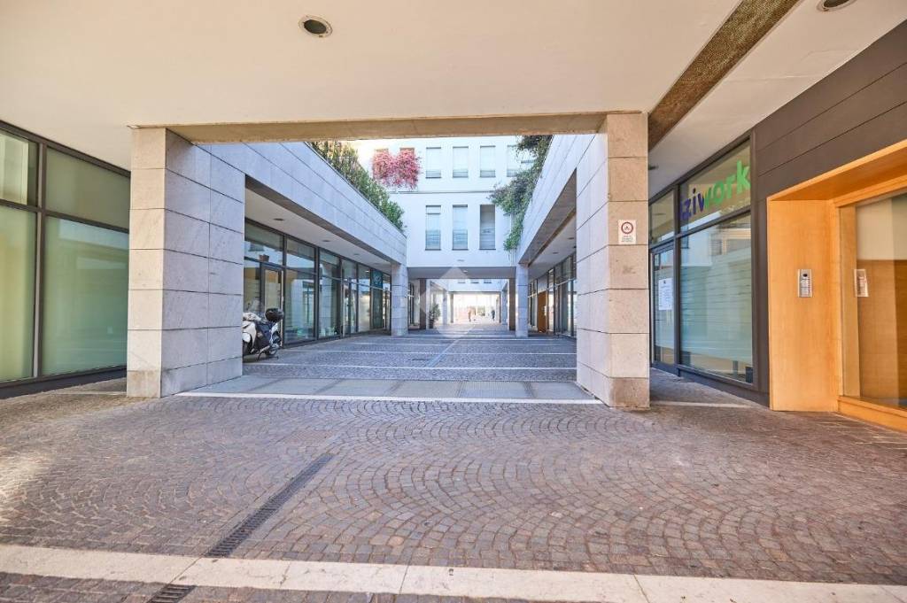 negozio in vendita a Bergamo