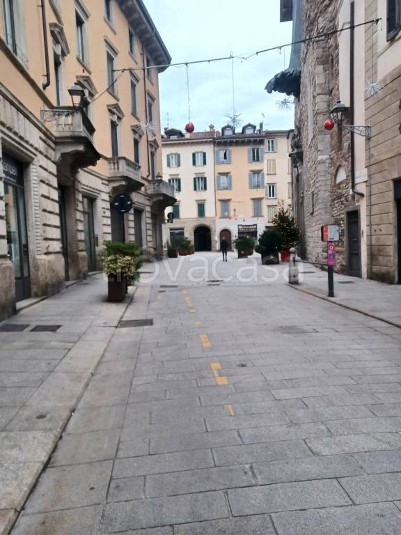 appartamento in vendita a Bergamo in zona Bergamo Centro