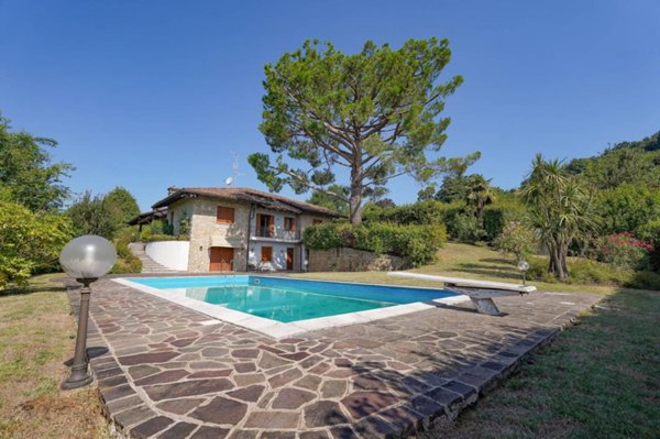 casa indipendente in vendita a Bergamo in zona Redona