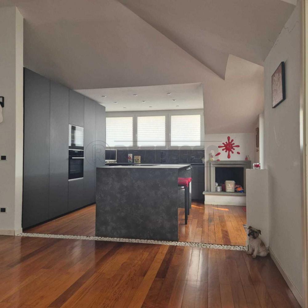 appartamento in vendita a Bergamo in zona Borgo Santa Caterina