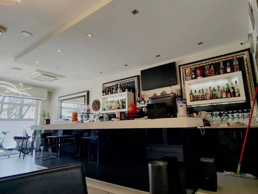 negozio in vendita a Bergamo in zona Colognola