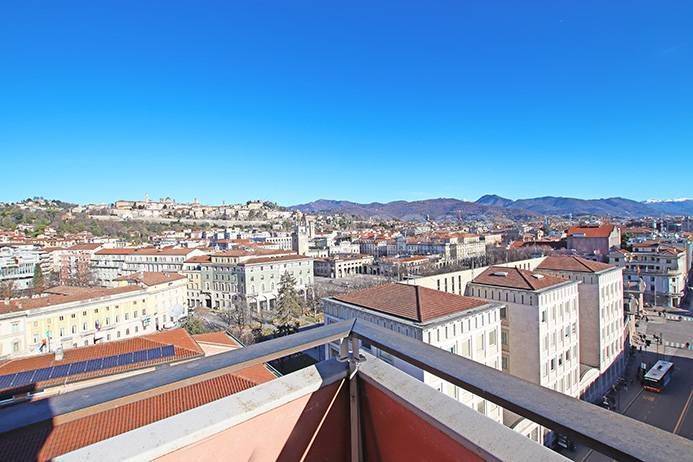 appartamento in vendita a Bergamo in zona Bergamo Centro