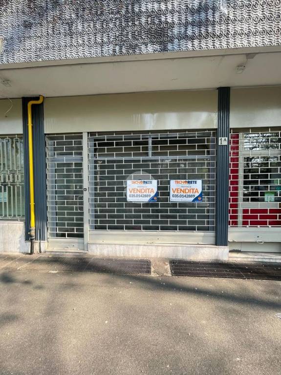 negozio in vendita a Bergamo in zona Malpensata