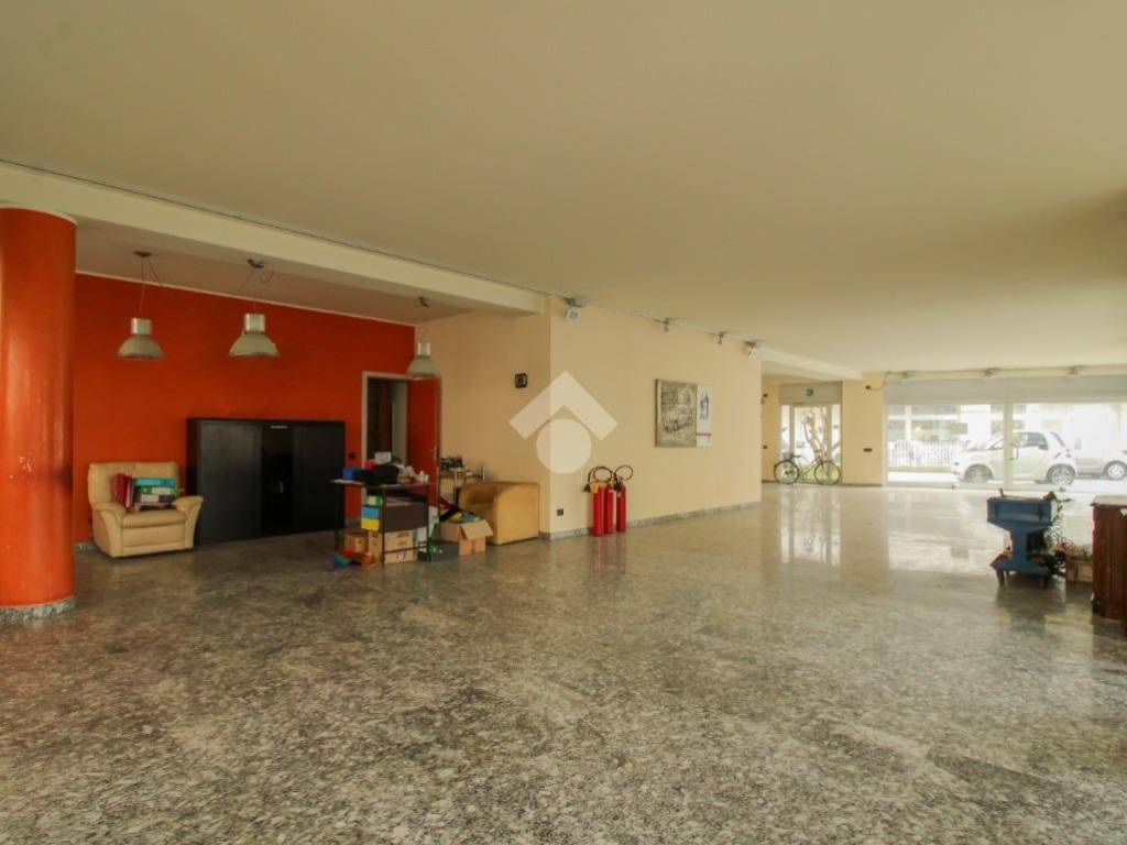 negozio in vendita a Bergamo in zona Borgo Palazzo