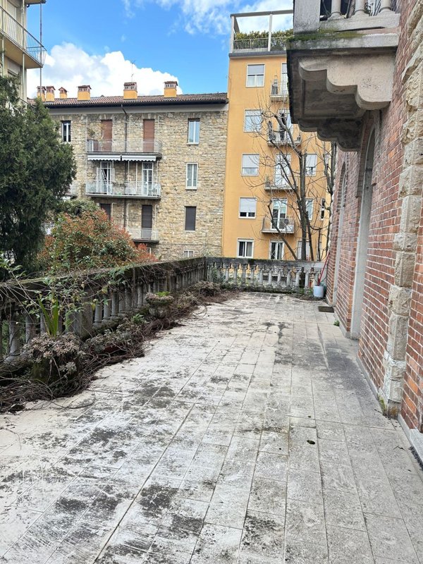 appartamento in vendita a Bergamo in zona Borgo Pignolo