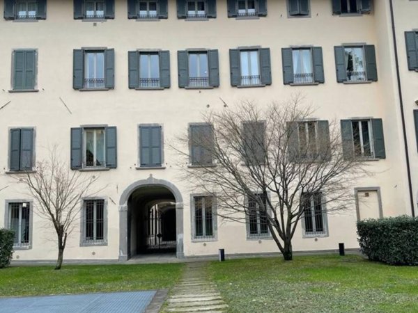 ufficio in vendita a Bergamo in zona Borgo Palazzo