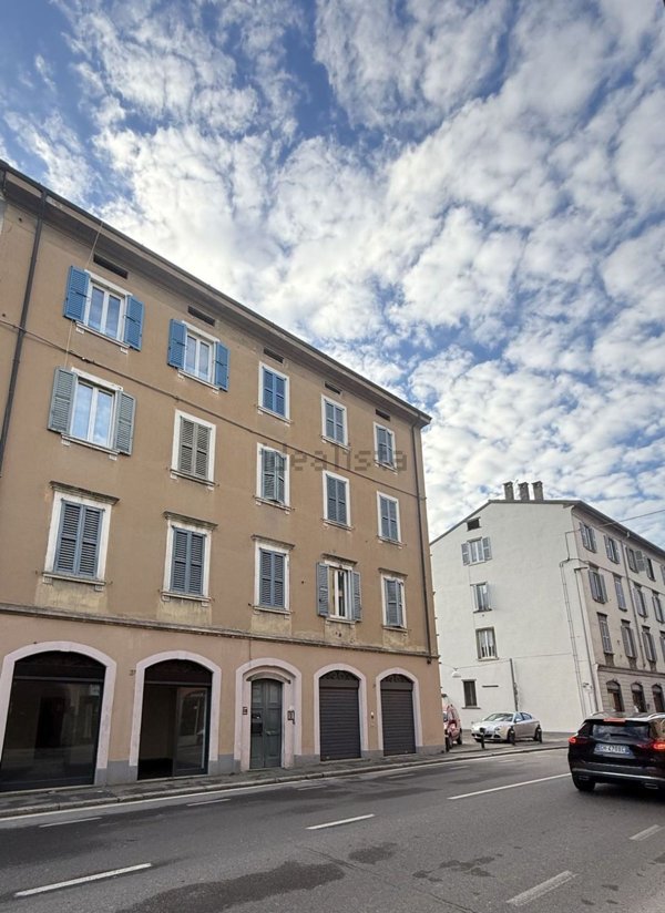ufficio in vendita a Bergamo in zona Borgo Pignolo
