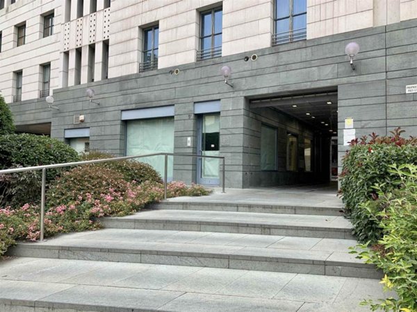 negozio in vendita a Bergamo in zona Bergamo Centro