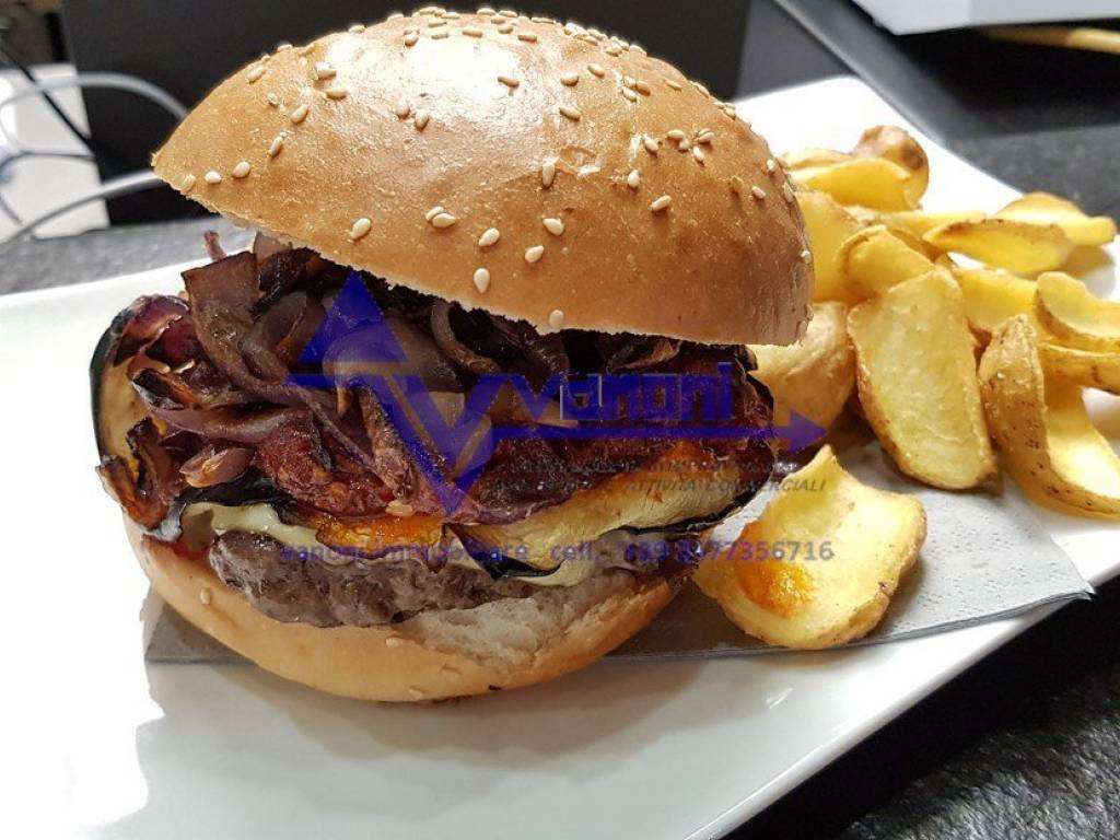 negozio in vendita a Bergamo in zona Borgo Palazzo