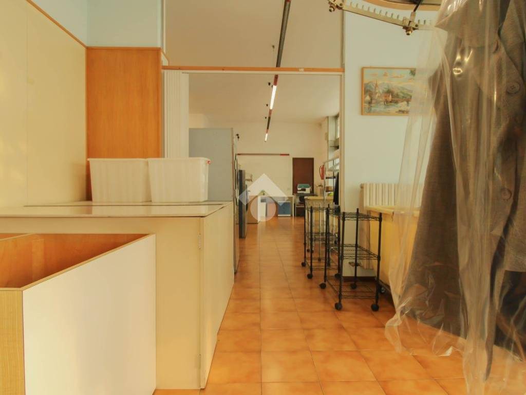 ufficio in vendita a Bergamo in zona Monterosso
