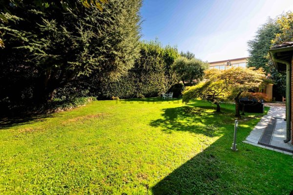 casa indipendente in vendita a Bergamo in zona Città Alta