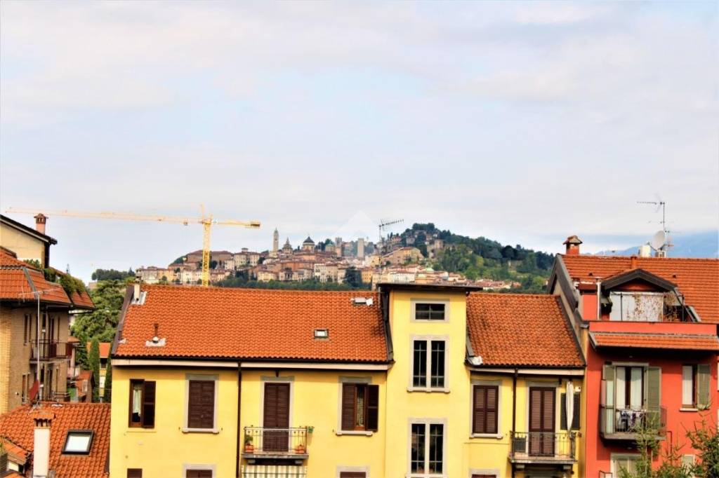 appartamento in vendita a Bergamo in zona Borgo Palazzo