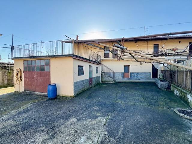 casa indipendente in vendita a Bergamo in zona Conca Fiorita