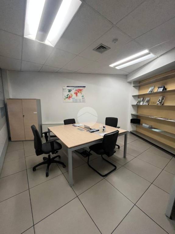 ufficio in vendita a Bergamo in zona San Giorgio