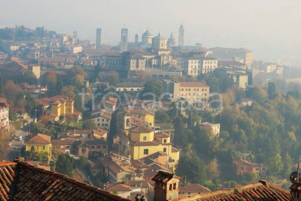 appartamento in vendita a Bergamo in zona Città Alta