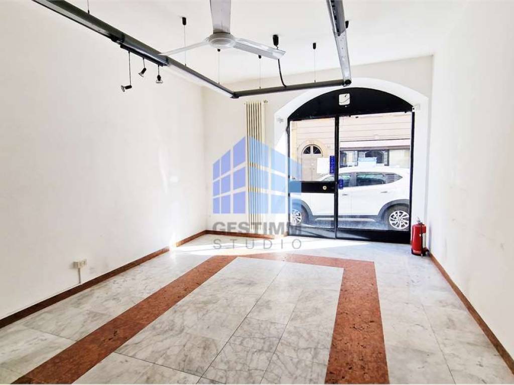 negozio in vendita a Bergamo in zona Borgo Palazzo