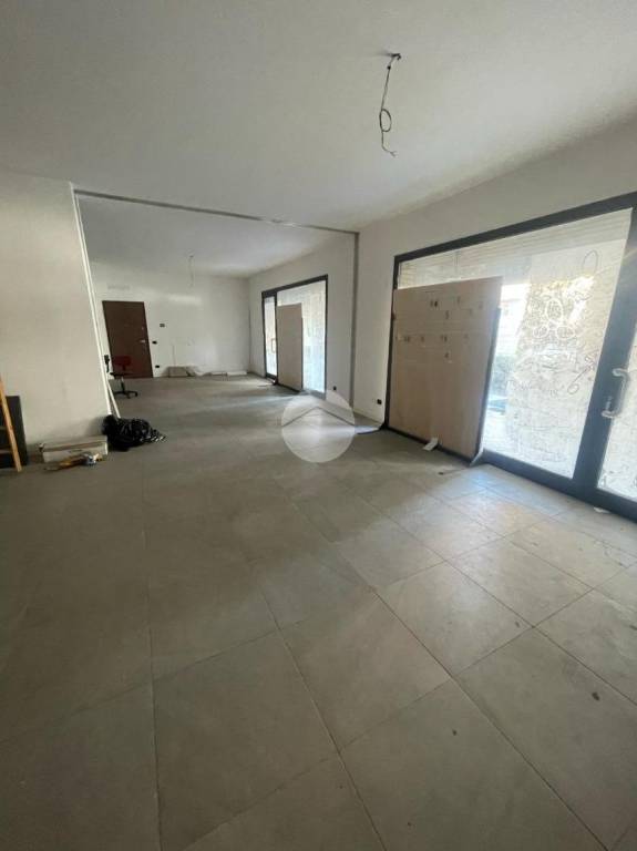 negozio in vendita a Bergamo in zona Borgo Palazzo