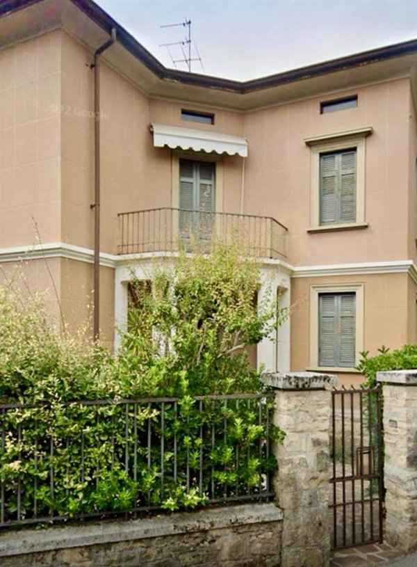 casa indipendente in vendita a Bergamo in zona Conca d'Oro