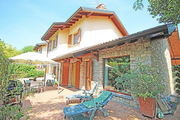 casa indipendente in vendita a Bergamo in zona Loreto