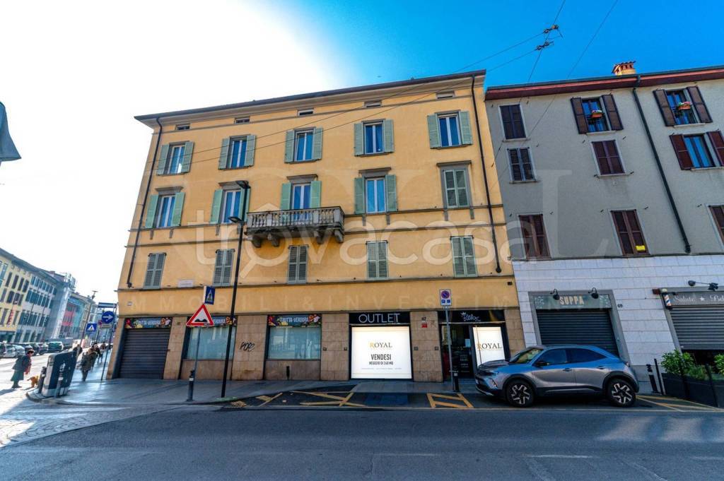 negozio in vendita a Bergamo in zona Bergamo Centro