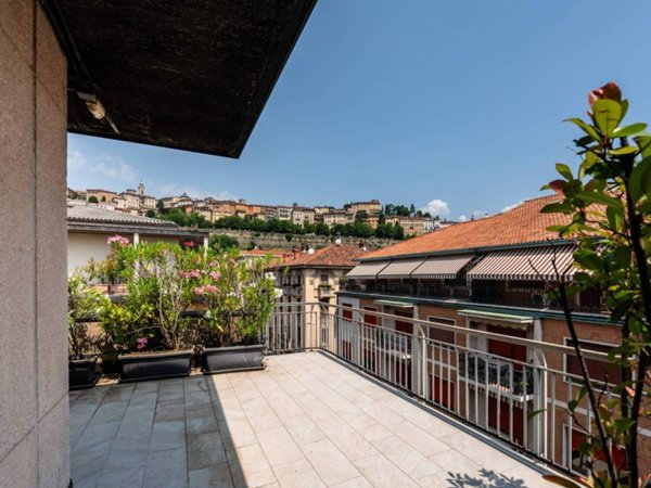 appartamento in vendita a Bergamo in zona Borgo Palazzo