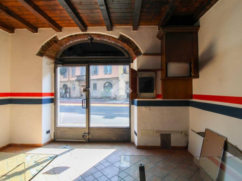 negozio in vendita a Bergamo in zona Borgo Palazzo