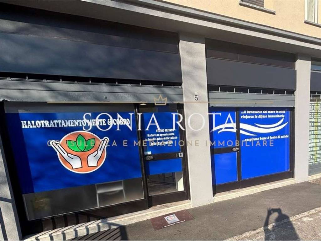 negozio in vendita a Bergamo in zona Canovine