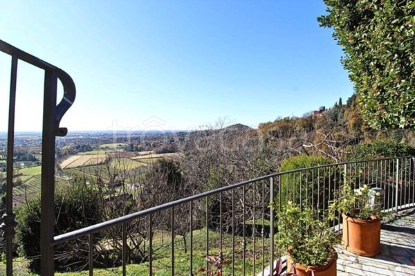 casa indipendente in vendita a Bergamo in zona Astino