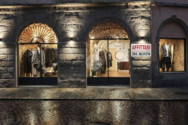 negozio in vendita a Bergamo in zona Borgo Palazzo
