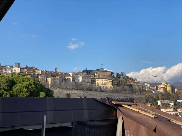 casa indipendente in vendita a Bergamo in zona Città Alta