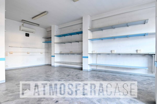 locale commerciale in vendita a Bergamo in zona Valtesse/Valverde