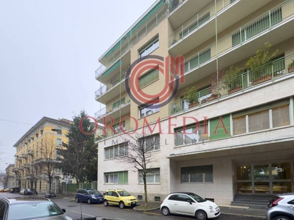 ufficio in vendita a Bergamo in zona Borgo Palazzo
