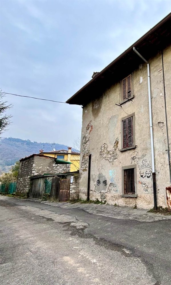 casa indipendente in vendita a Bergamo in zona Valtesse/Valverde