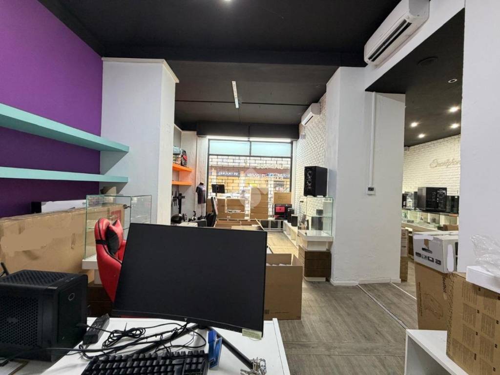 negozio in vendita a Bergamo in zona Bergamo Centro