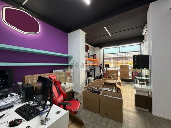 negozio in vendita a Bergamo in zona Bergamo Centro