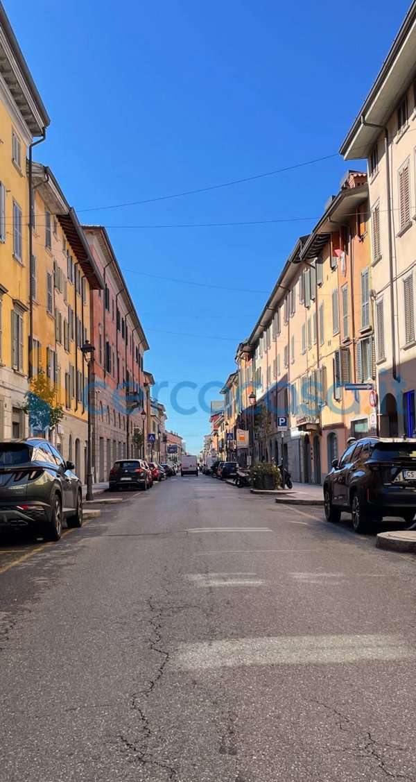 negozio in vendita a Bergamo in zona Bergamo Centro