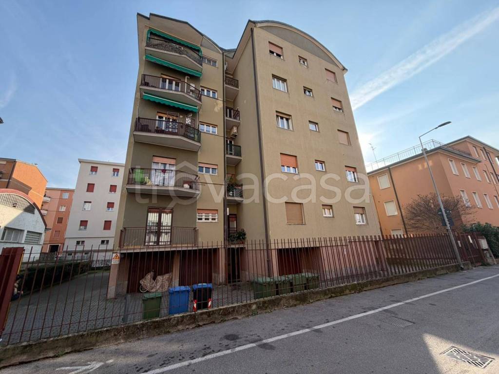 appartamento in vendita a Bergamo in zona Canovine