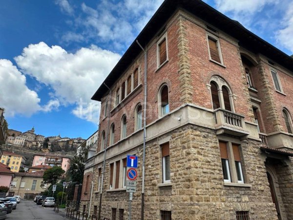 appartamento in vendita a Bergamo in zona Bergamo Centro