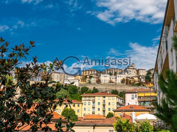 appartamento in vendita a Bergamo in zona Borgo Palazzo