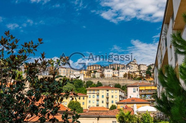 appartamento in vendita a Bergamo in zona Bergamo Centro