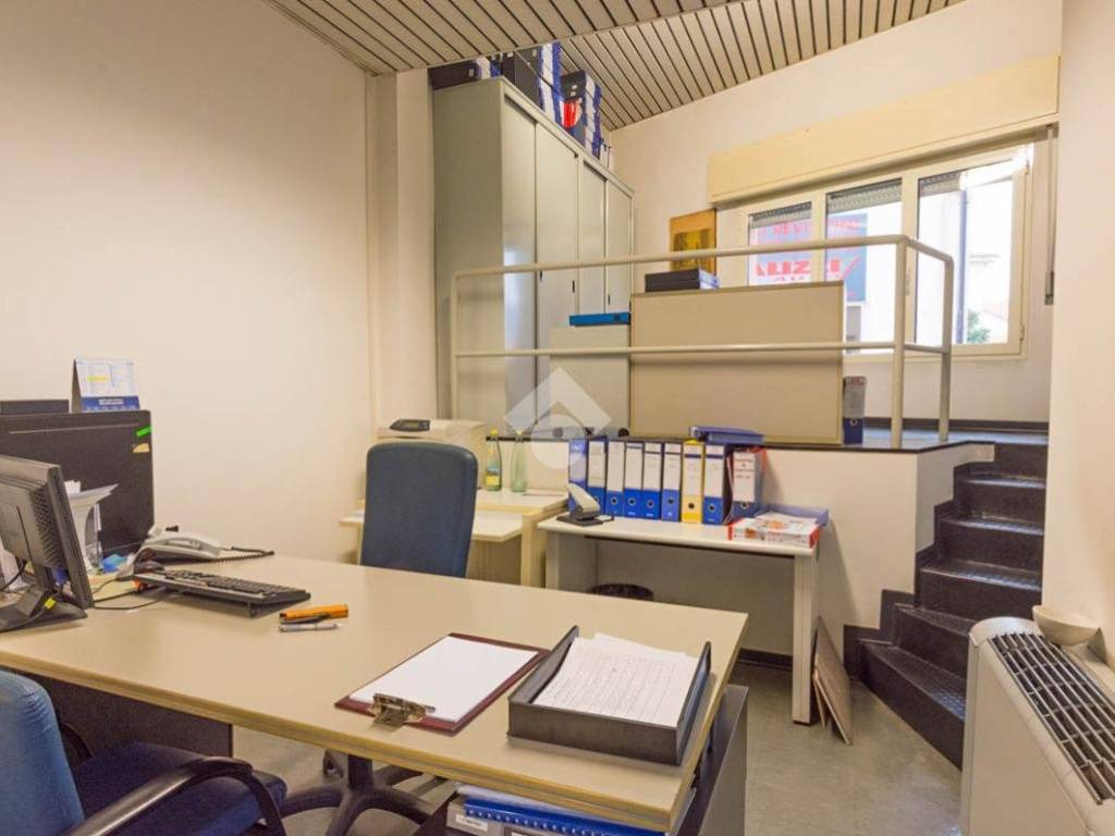 ufficio in vendita a Bergamo in zona Monterosso