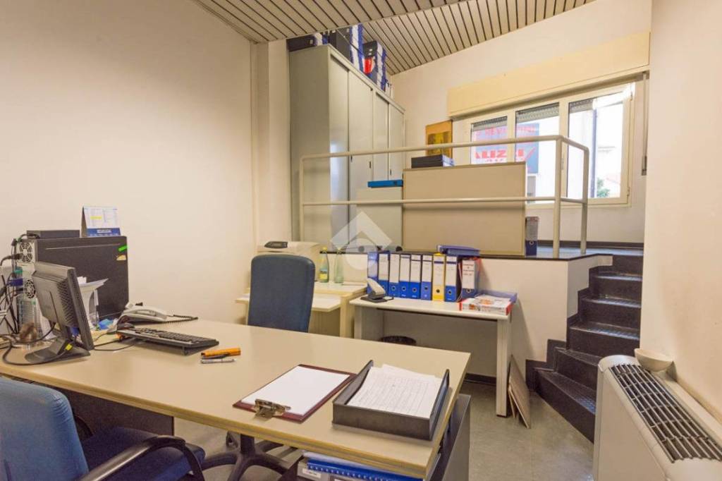 ufficio in vendita a Bergamo in zona Conca Fiorita