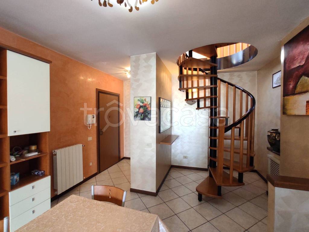 appartamento in vendita a Bergamo in zona Borgo Santa Caterina