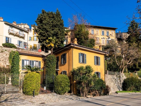 casa indipendente in vendita a Bergamo in zona Città Alta